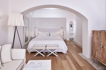 Kirini Suites &amp; Spa